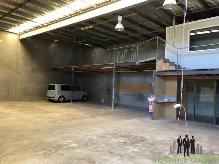 Click to view all images 4/2 Premier Circuit Warana QLD 4575 - Image 2
