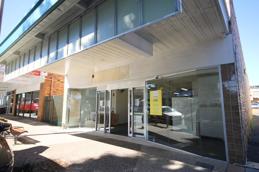 Click to view all images 64 Edith Street Wynnum QLD 4178 - Image 2