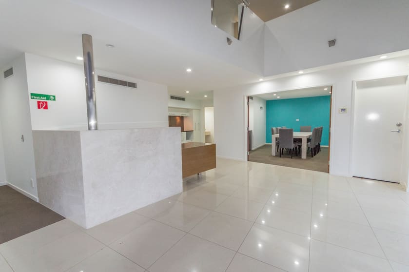 Click to view all images Ashmore QLD 4214 - Image 2