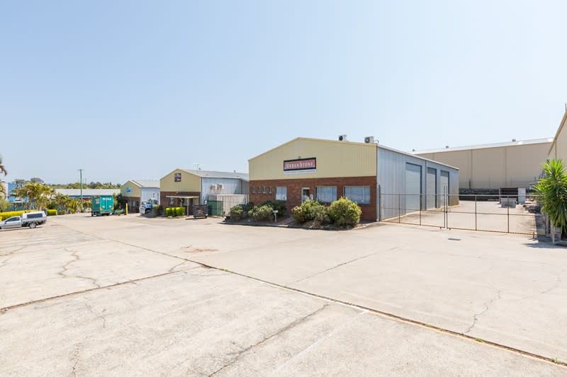 Click to view all images 3/227 Fleming Road Hemmant QLD 4174 - Image 1