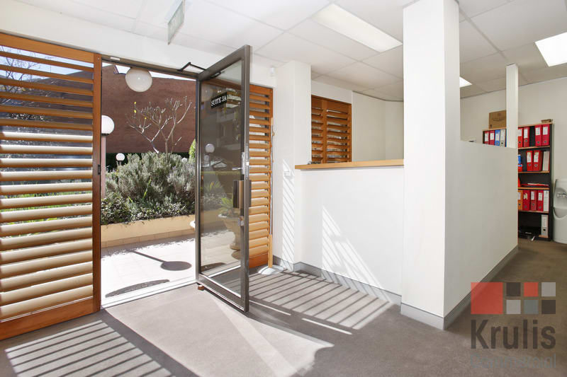 Click to view all images Suite 3A, 2 New McLean Street Edgecliff NSW 2027 - Image 3