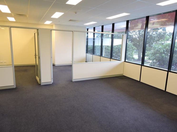 Click to view all images 30105/9 Lawson Street Southport QLD 4215 - Image 3