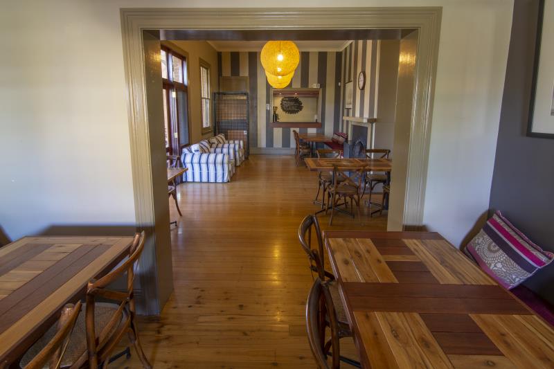 Click to view all images 24 Park Street Millthorpe NSW 2798 - Image 3
