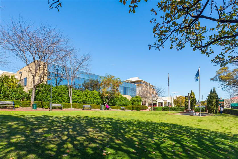 Click to view all images 4/300 Albany Highway Victoria Park WA 6100 - Image 2