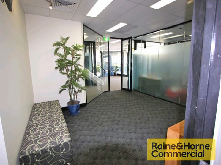 Click to view all images 1.01/1 Swann Road Taringa QLD 4068 - Image 2