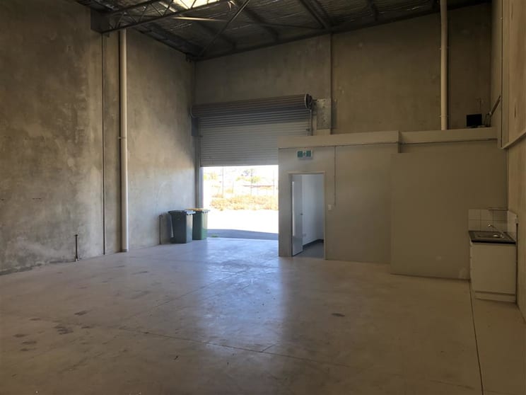 Click to view all images 2/71 Simper Road Yangebup WA 6164 - Image 3
