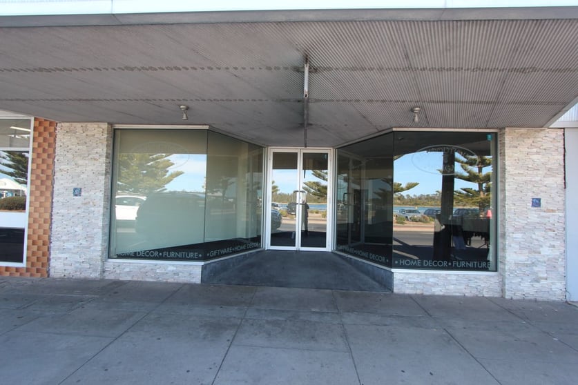 Click to view all images 341 Esplanade Lakes Entrance VIC 3909 - Image 1