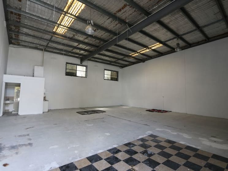 Click to view all images 3/7 Flint Court Varsity Lakes QLD 4227 - Image 2