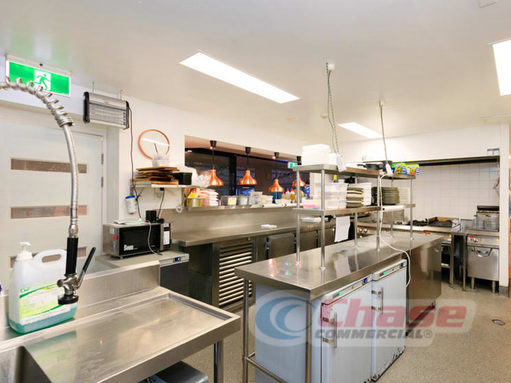 Click to view all images 39 Vernon Terrace Teneriffe QLD 4005 - Image 3