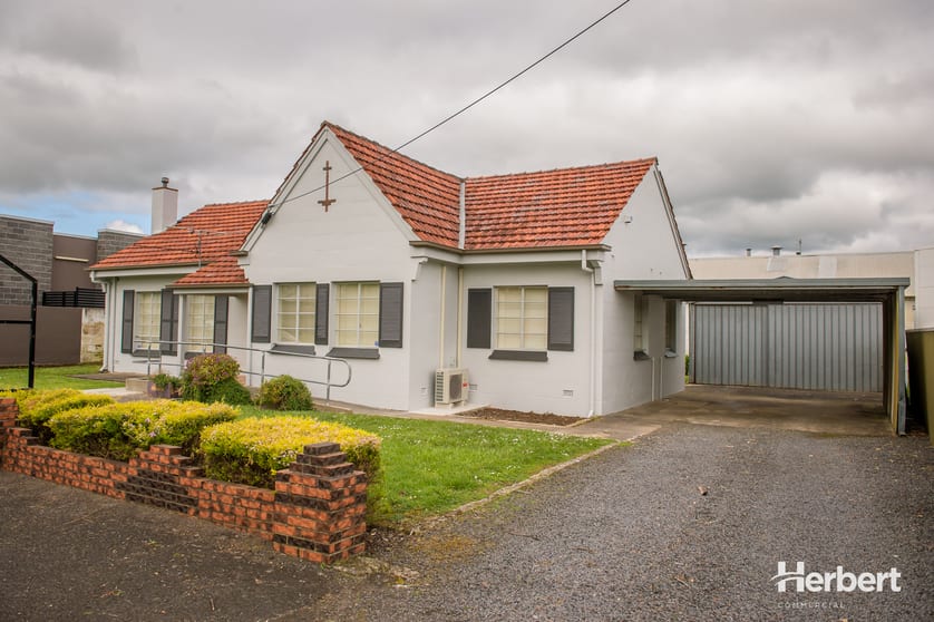 Click to view all images 4 DAVISON STREET Mount Gambier SA 5290 - Image 2
