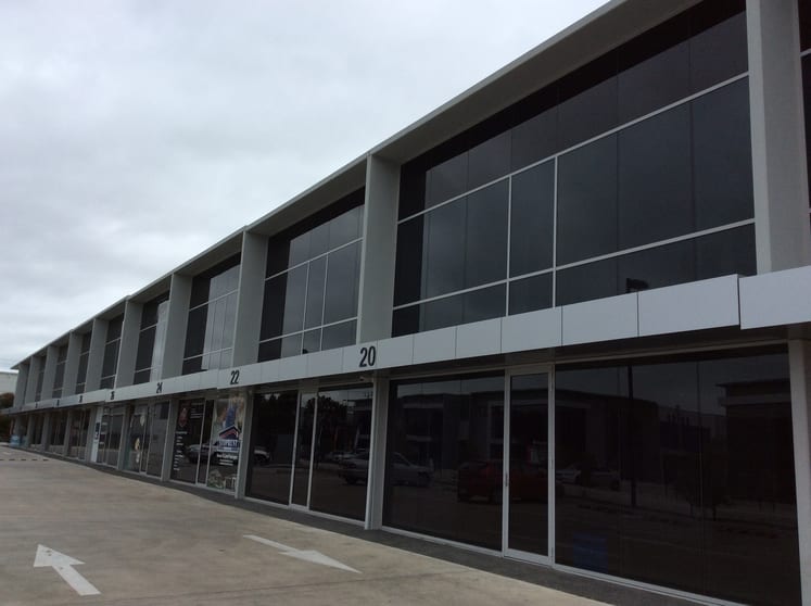 Click to view all images 18 Lobelia Drive Altona North VIC 3025 - Image 2