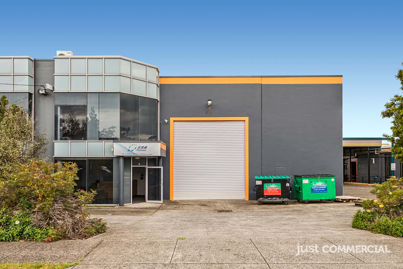 Click to view all images 4 Jacks Road Oakleigh South VIC 3167 - Image 2