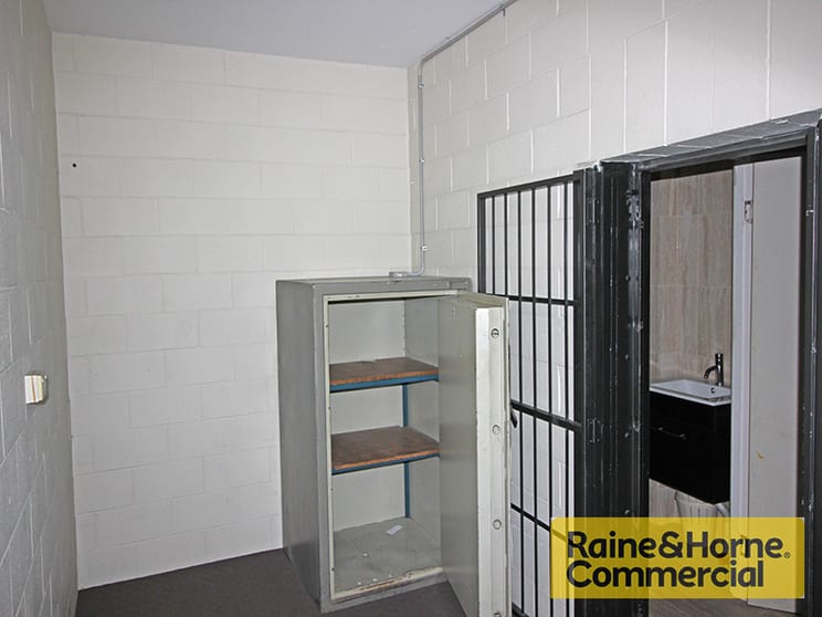 Click to view all images Eagle Farm QLD 4009 - Image 2