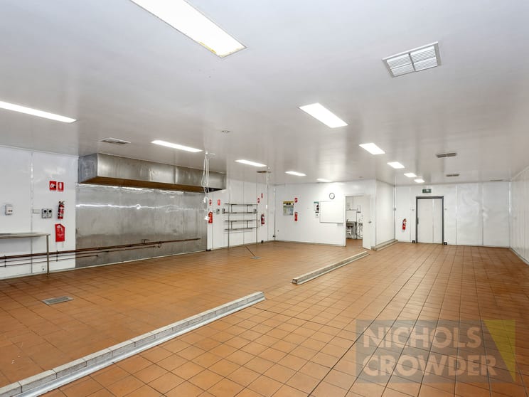 Click to view all images 4/7 Levanswell Road Moorabbin VIC 3189 - Image 2