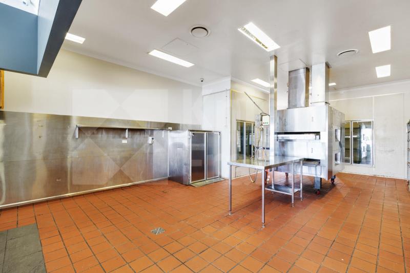 Click to view all images Shop 2/2/111 George Street Rockhampton City QLD 4700 - Image 3