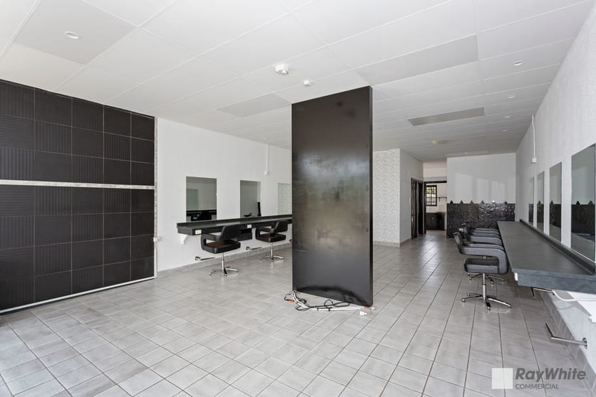 Click to view all images 81 Mackie Road Mulgrave VIC 3170 - Image 3