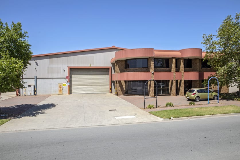 Click to view all images 7 Rosberg Road Wingfield SA 5013 - Image 3