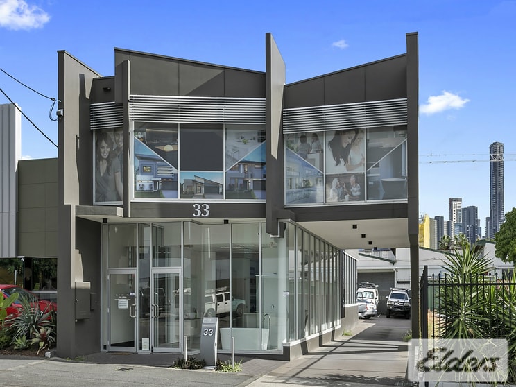 Click to view all images 33 Chester Street Newstead QLD 4006 - Image 1
