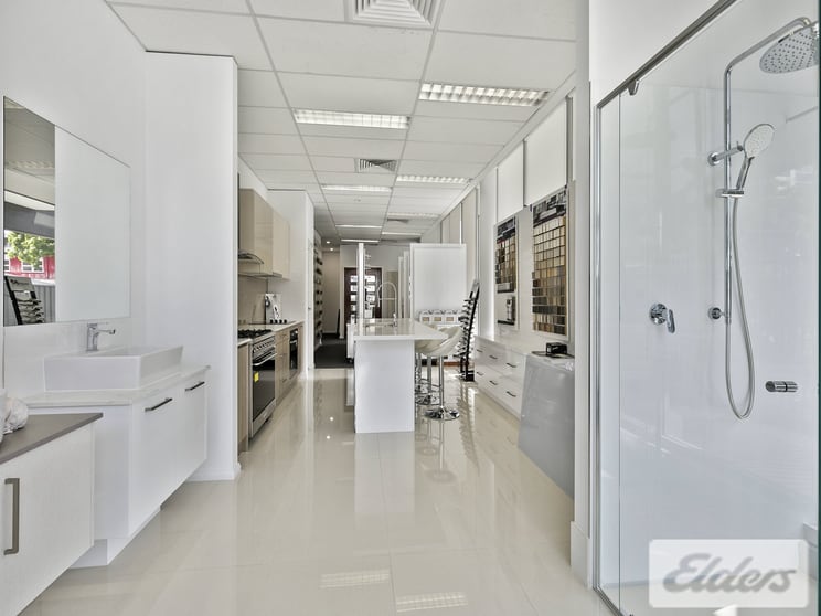 Click to view all images 33 Chester Street Newstead QLD 4006 - Image 3