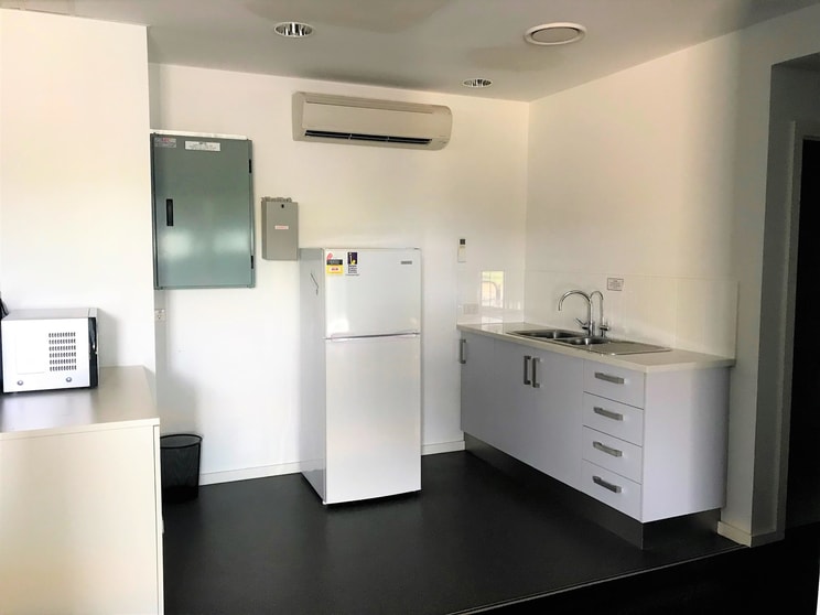 Click to view all images 2/19 Edgar Street Port Hedland WA 6721 - Image 2