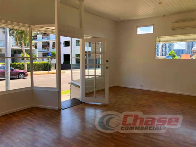 Click to view all images 24 Oxford Street Bulimba QLD 4171 - Image 2