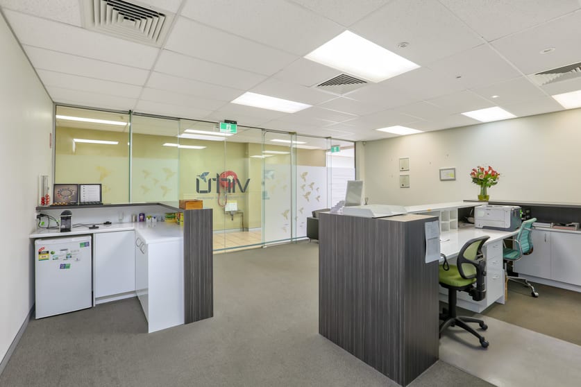 Click to view all images 2/1470 Logan Road Mount Gravatt QLD 4122 - Image 1