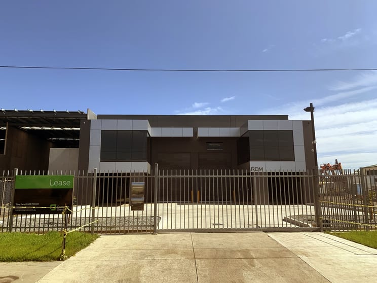Click to view all images 1/21 Macaulay Street Williamstown VIC 3016 - Image 2