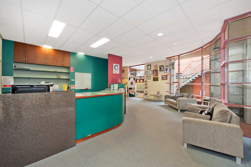 Click to view all images 6 Murray Street Colac VIC 3250 - Image 2