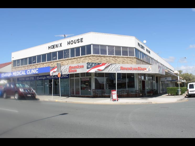 Click to view all images 4 3 Violet Street Redcliffe QLD 4020 - Image 2