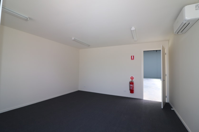 Click to view all images 2/75 Clifton Grove Carrum Downs VIC 3201 - Image 2