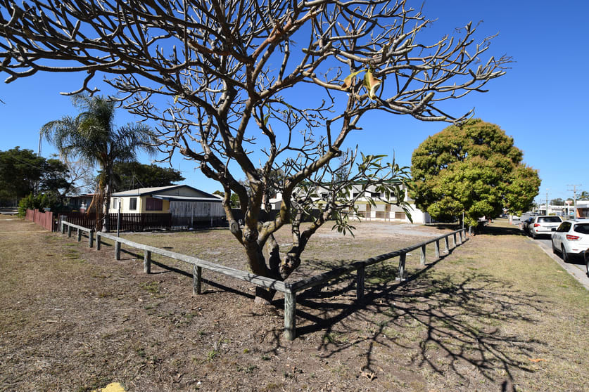 Click to view all images 20 Off Street Gladstone Central QLD 4680 - Image 3