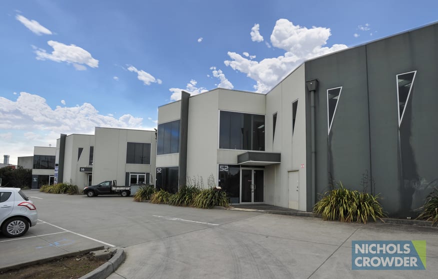 Click to view all images 52 Frankston Gardens Drive Carrum Downs VIC 3201 - Image 2