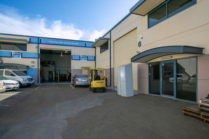 Click to view all images Unit 6/25 Tulloch Way Canning Vale WA 6155 - Image 3