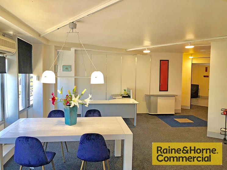 Click to view all images 2/68 Commercial Road Newstead QLD 4006 - Image 3