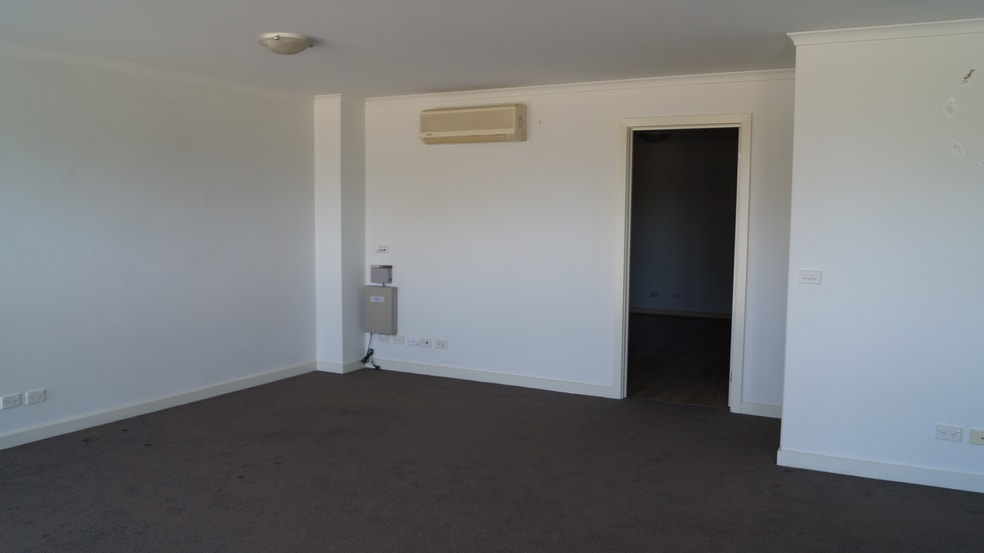 Click to view all images 251 St Georges Road Northcote VIC 3070 - Image 3