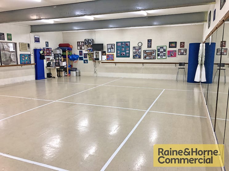 Click to view all images 803 Waterworks Road Ashgrove QLD 4060 - Image 3