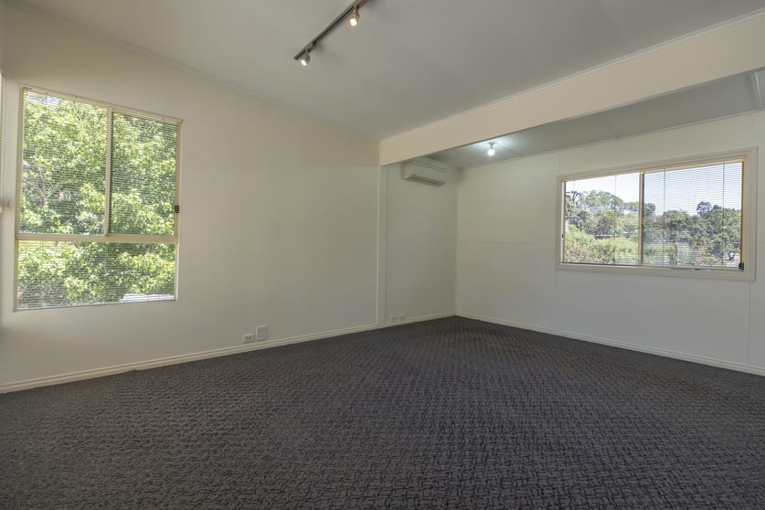 Click to view all images 29 Princes Highway Littlehampton SA 5250 - Image 3