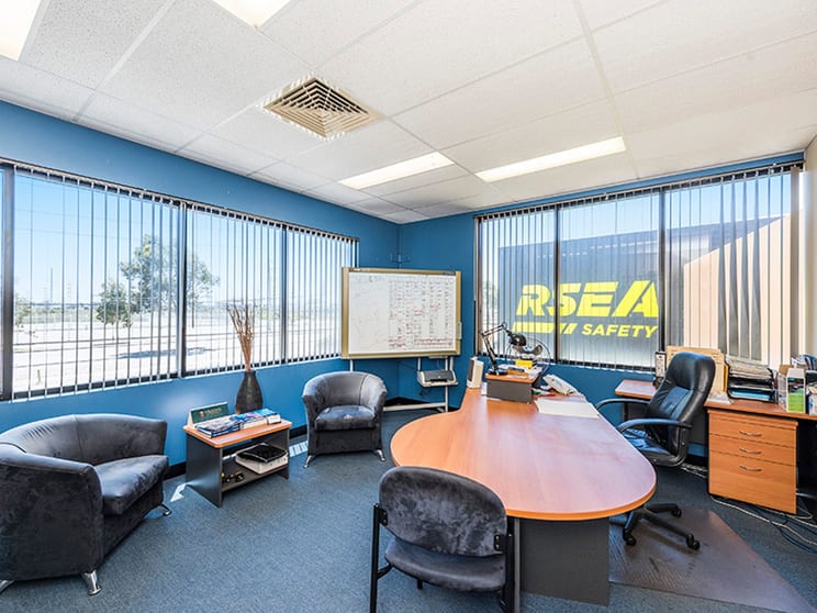 Click to view all images 2/1956 Beach Road Malaga WA 6090 - Image 3