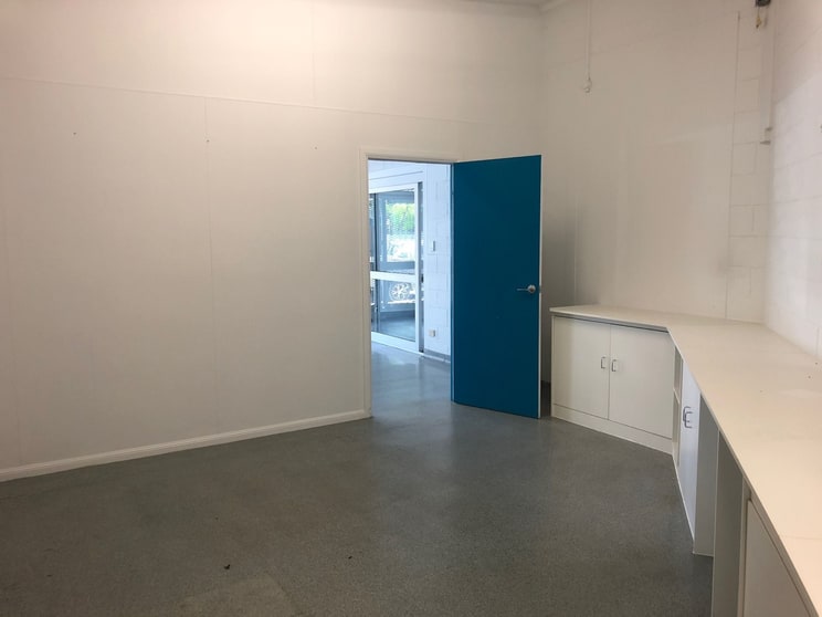 Click to view all images 114 Hoare Street Manunda QLD 4870 - Image 3