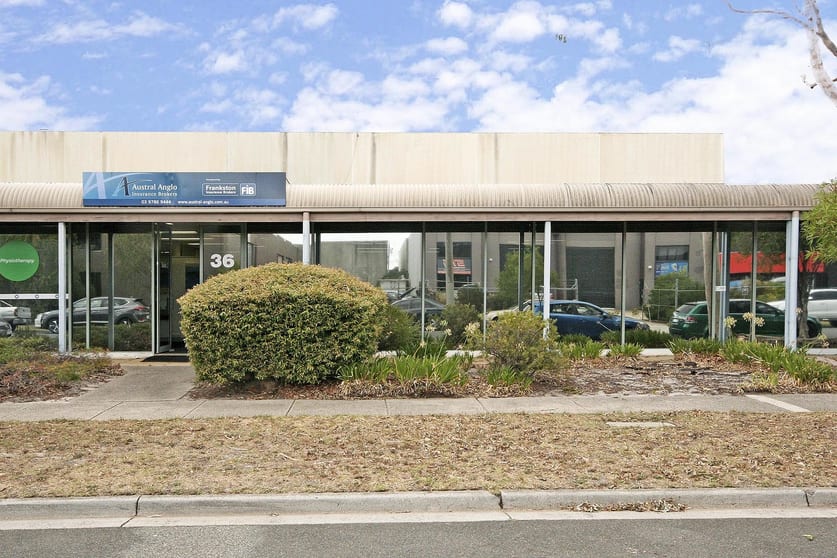Click to view all images 2/36 Heversham Drive Seaford VIC 3198 - Image 2
