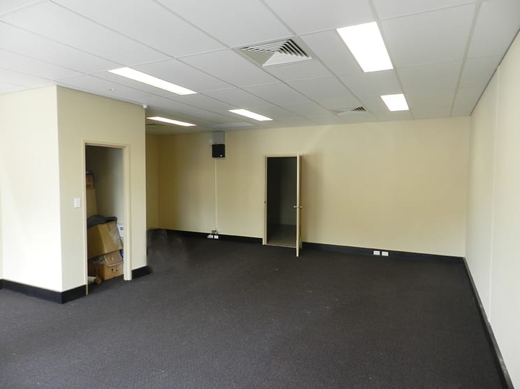 Click to view all images 2/14 Hammond Road Cockburn Central WA 6164 - Image 2