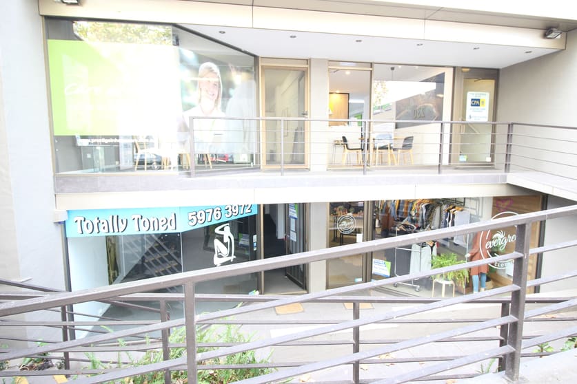 Click to view all images 1/230 Main Street Mornington VIC 3931 - Image 1