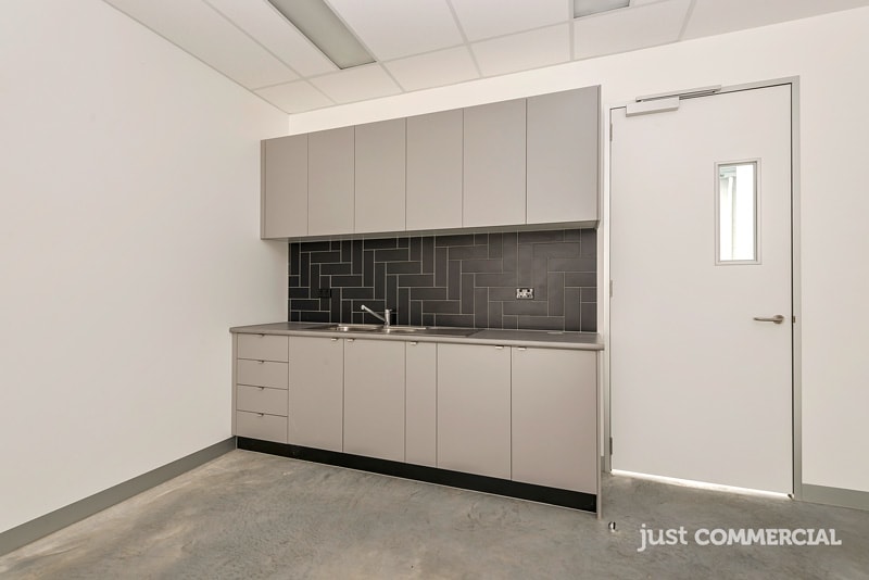 Click to view all images 3/105 Cochranes Road Moorabbin VIC 3189 - Image 2