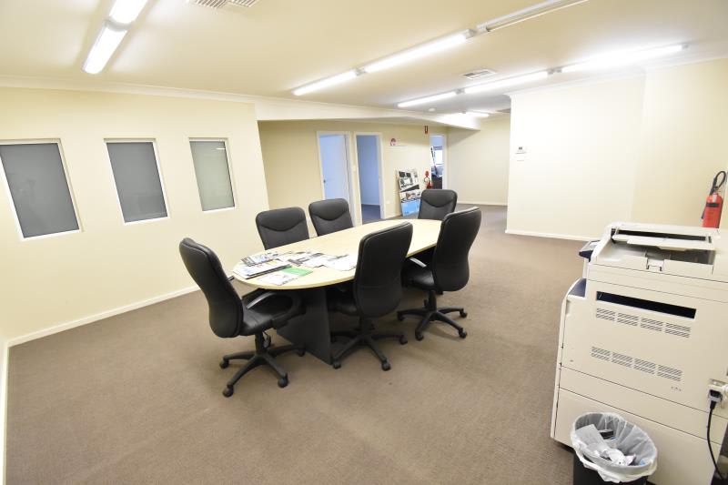 Click to view all images 17 Bishopsgate Street Wickham NSW 2293 - Image 3