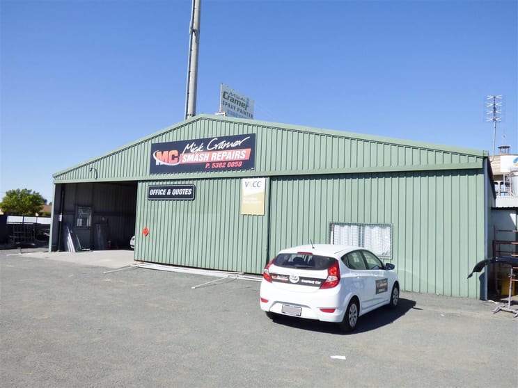Click to view all images 33d Mill St Horsham VIC 3400 - Image 3
