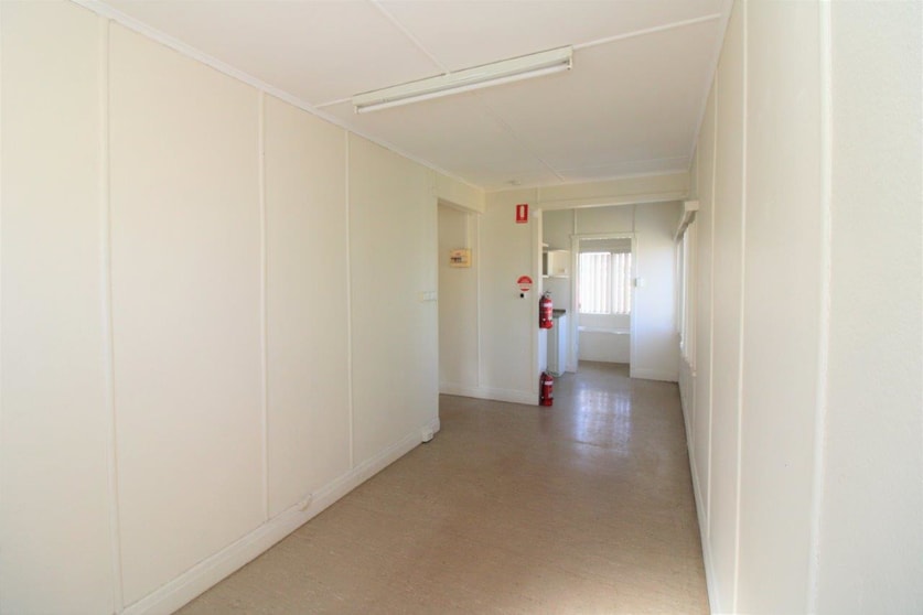 Click to view all images 1/6 Rutledge Street South Toowoomba QLD 4350 - Image 3