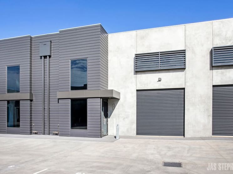Click to view all images 8/15 Earsdon Street Yarraville VIC 3013 - Image 3