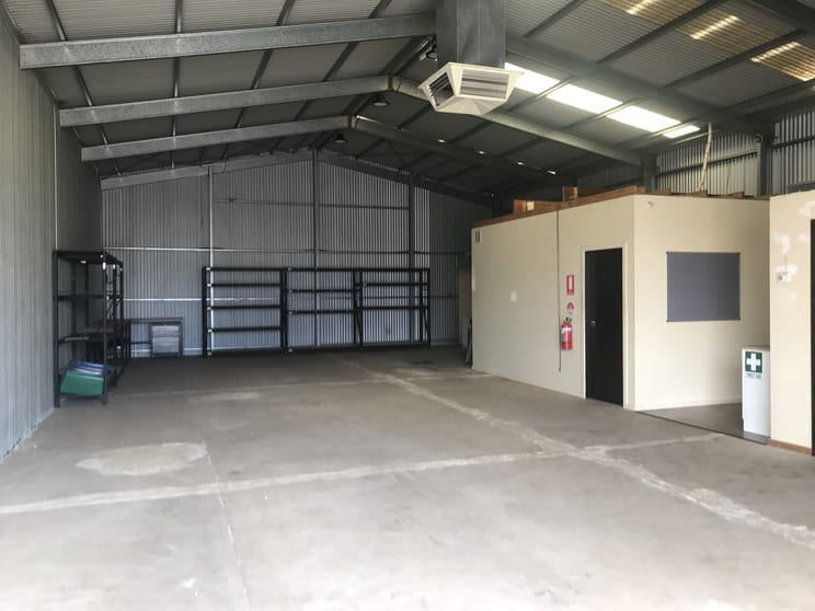 Click to view all images 2/18 CIRCUIT DRIVE Hendon SA 5014 - Image 2