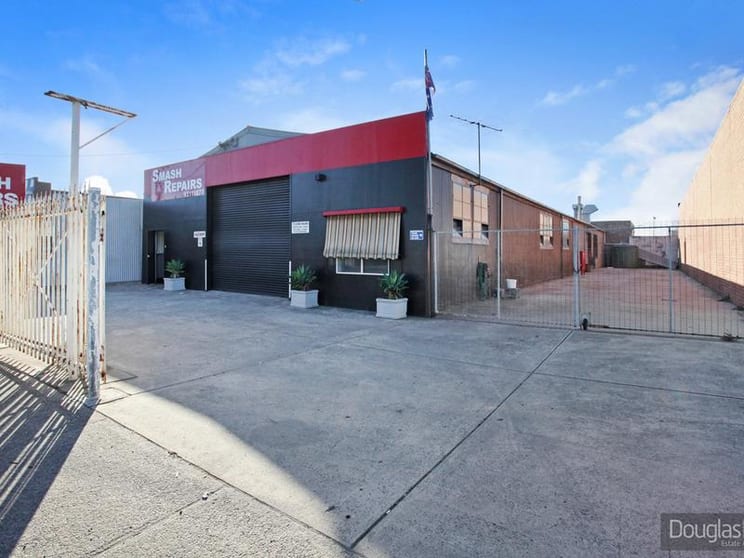 Click to view all images 162 Mcintyre Road Sunshine North VIC 3020 - Image 3