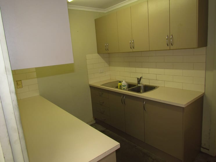 Click to view all images 4/4 Collins Road Melton VIC 3337 - Image 3